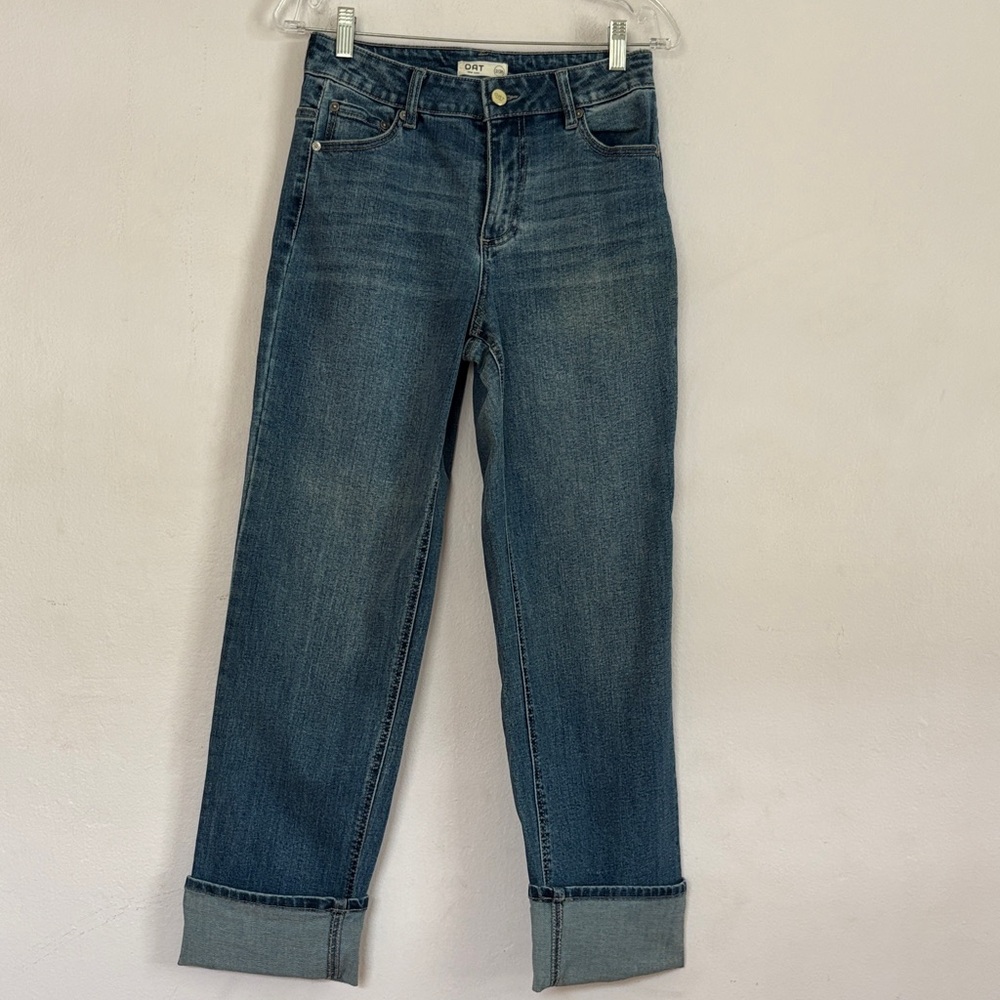 Oat New York Cropped Straight Jeans in Medium Blue Wash